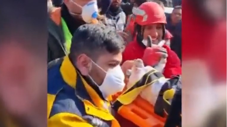 VIDEO Dvomjesečna beba i peteročlana obitelj spašene nakon 128 sati pod ruševinama