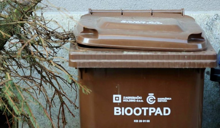 U Zagrebu krenula podjela besplatnih žutih i smeđih vrećica za otpad