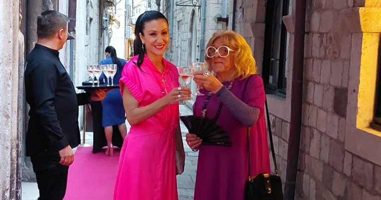 Seifried odjeven u Mani Gotovac i poznati Hrvati otvorili prvi dubrovački gay bar