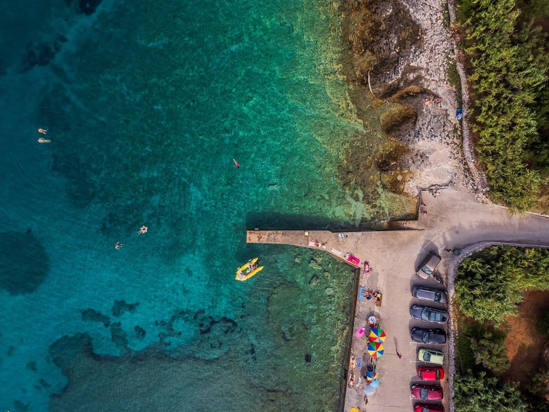 Najpopularnija plaža među lokalcima na Korčuli oduzima dah, lako se dolazi do nje