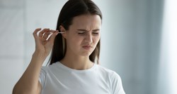 Nakupljanje voska u ušima može dovesti do gubitka sluha, a evo što ga sve uzrokuje