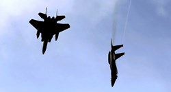 Britanski padobranci skoro se sudarili s američkim F-15 borbenim avionima