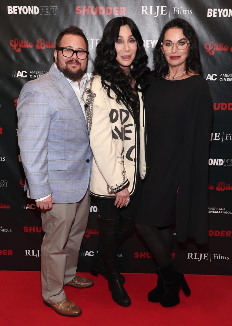 Oženio se transrodni sin (57) pjevačice Cher