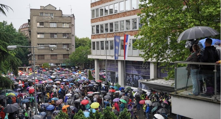 Srpska oporba traži da javna televizija izvještava i o njima