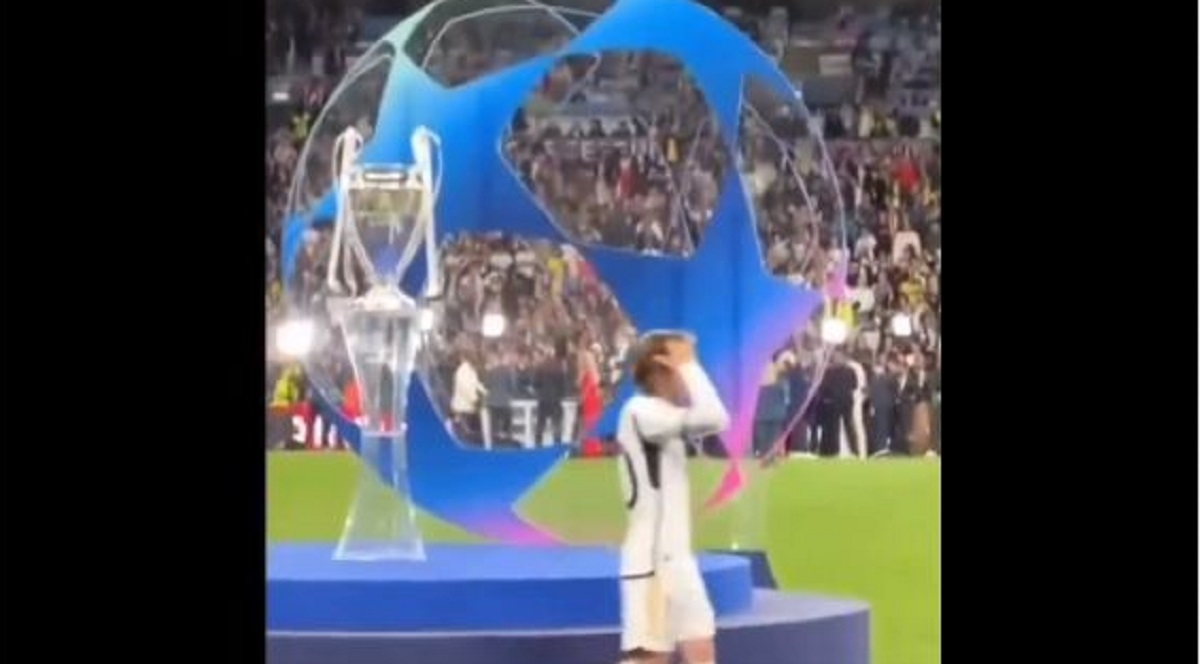 Procurila snimka. Pogledajte što Modrić radi dok mu suigrači ljube trofej Lige prvaka
