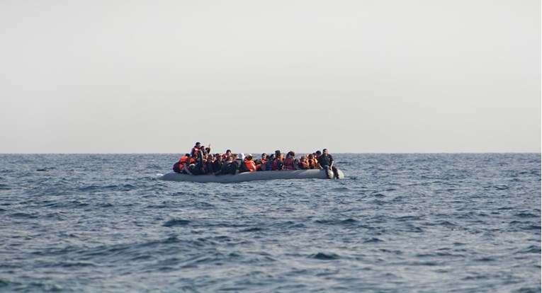 U Atlantskom oceanu pronađen čamac s migrantima, isplovili su prije mjesec dana