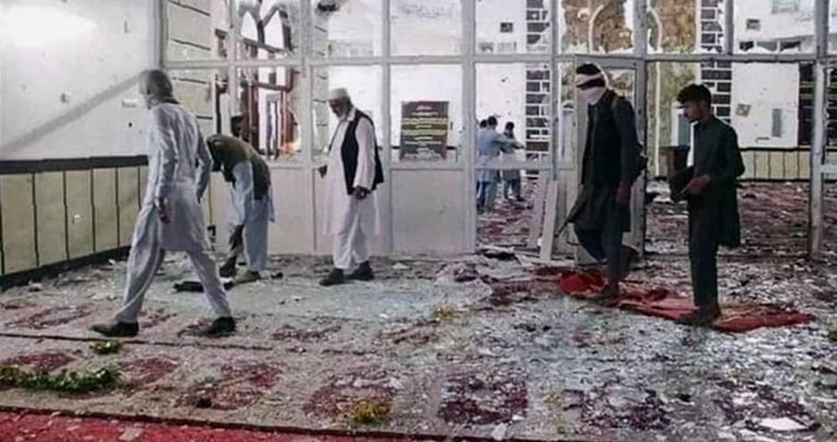 U eksploziji džamije u Afganistanu ozlijeđeno najmanje 15 ljudi