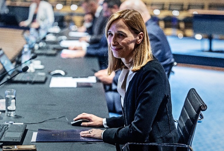 Nova ministrica uručila četiri ugovora vrijedna 57 milijuna eura