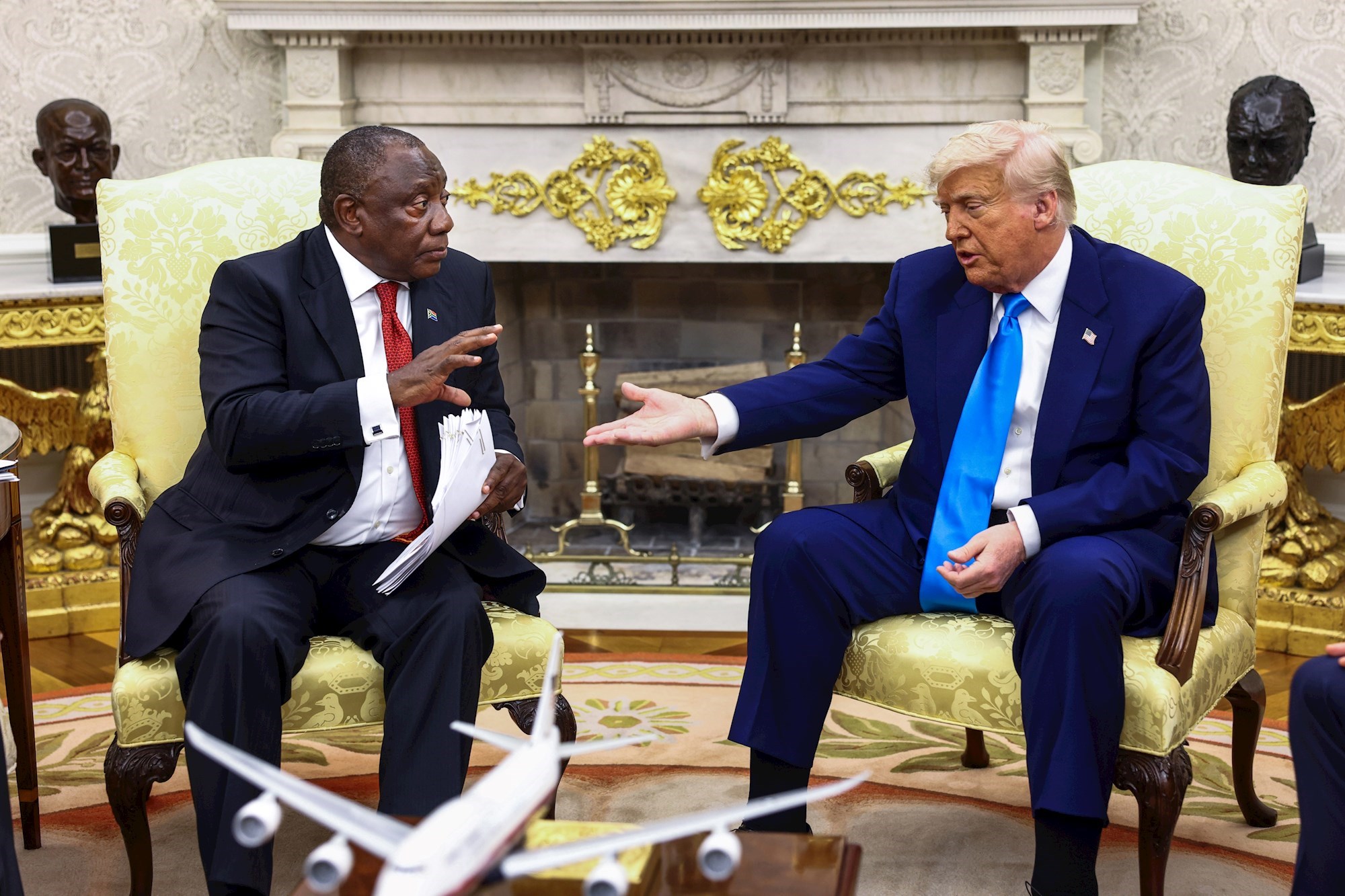 Zasjeda u Ovalnom uredu: Trump šokirao Ramaphosu videom o "genocidu" u Južnoj Africi