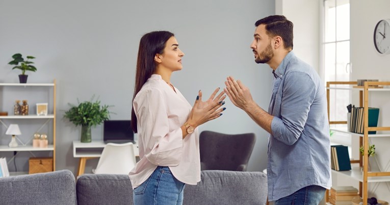 Četiri taktike koje narcisi koriste kako bi zbunili partnere, prema psihologu