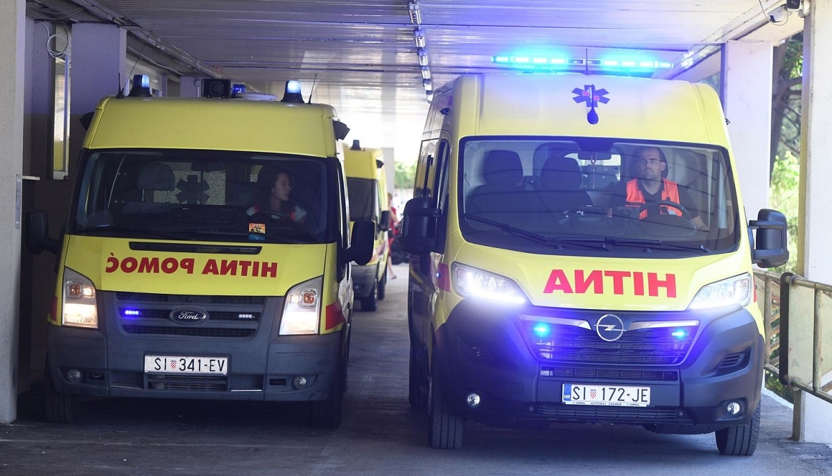 U četiri sata ujutro u Senju brutalno pretukli mladića