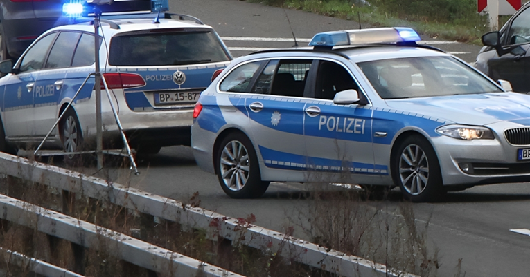 Vozač u Njemačkoj bježao policiji autocestom u krivom smjeru. Ubio troje ljudi