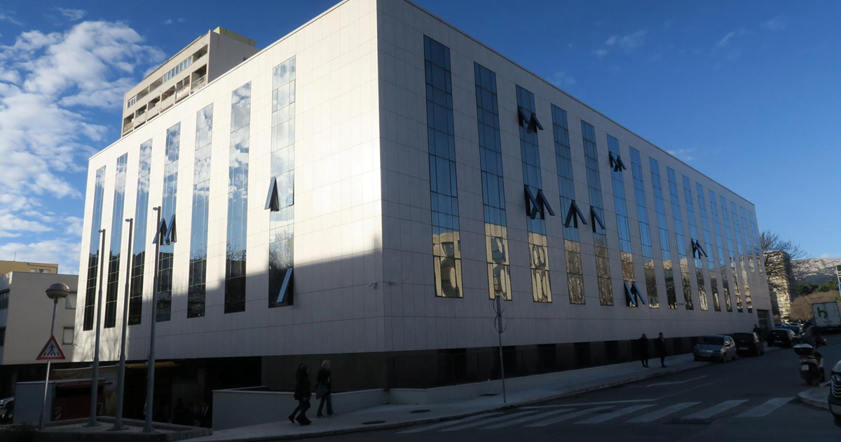 U Splitu uhvatio taksista za spolovilo i htio ga oralno zadovoljiti