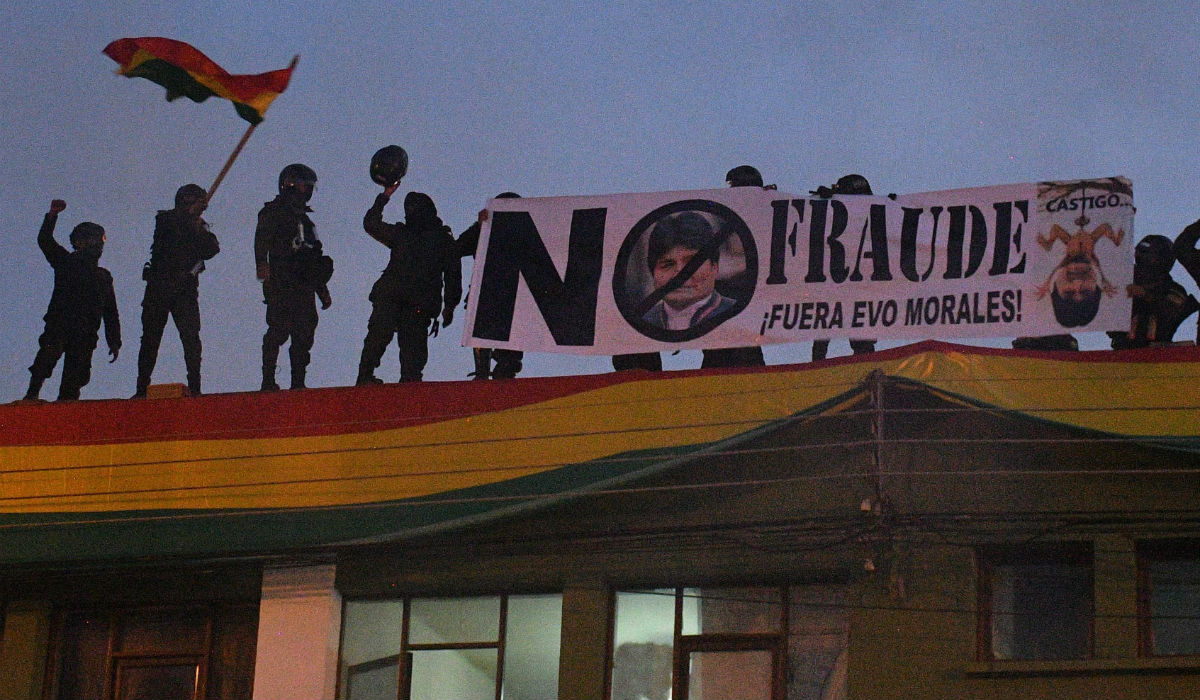 Policija se pridružila prosvjedima u Boliviji, Morales kaže da je državni udar