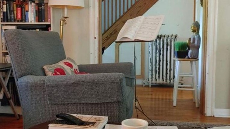 Ljudi na internetu muče se pronaći mačku na ovoj fotki: "Tražim već 10 minuta"