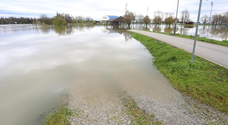 Sava kod Jasenovca danas na vrhuncu. U ostatku zemlje vodostaji se smiruju