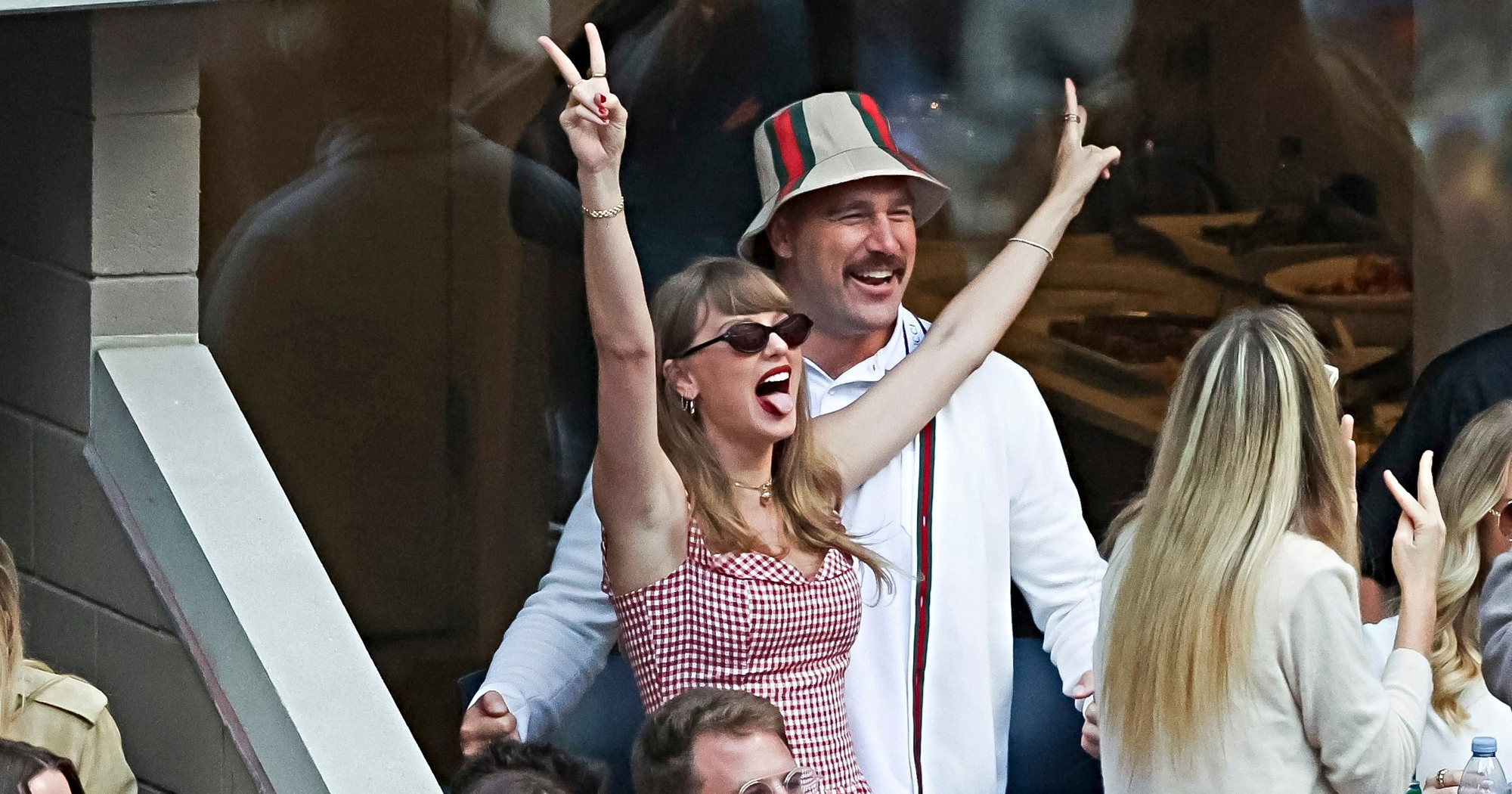 Eksplicitni stihovi Taylor Swift o Travisu izazvali raspravu: "To je malo previše"