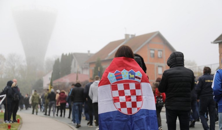 Tisuće se okupile u Vukovaru, gotov je glavni dio programa. Ljudi se razišli