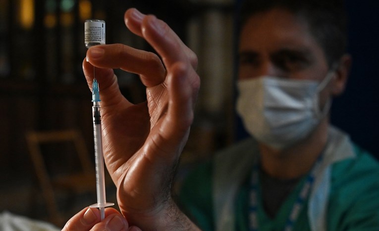 Britanski liječnici traže kraći vremenski razmak između dviju doza Pfizerovog cjepiva