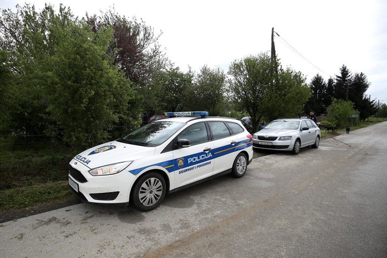 Javili se na oglas 86-godišnjaka koji je prodavao auto. Opljačkali ga