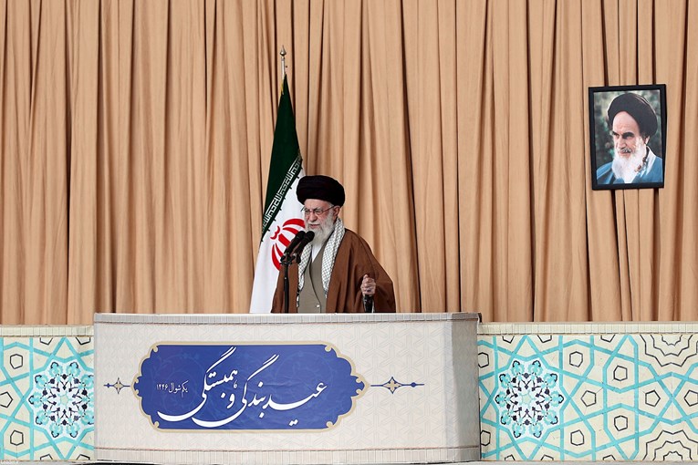 Hamenei: Pregovori s Amerikancima mogu i ne moraju uspjeti