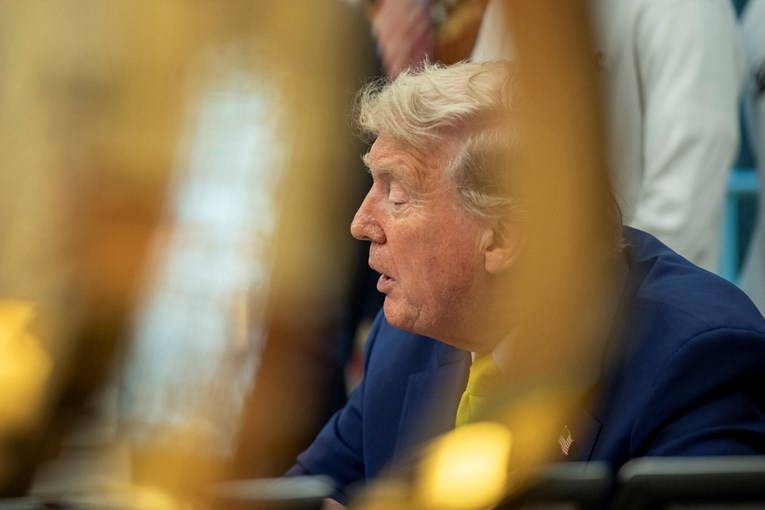 WSJ: Trump je odobrio planove napada na Iran