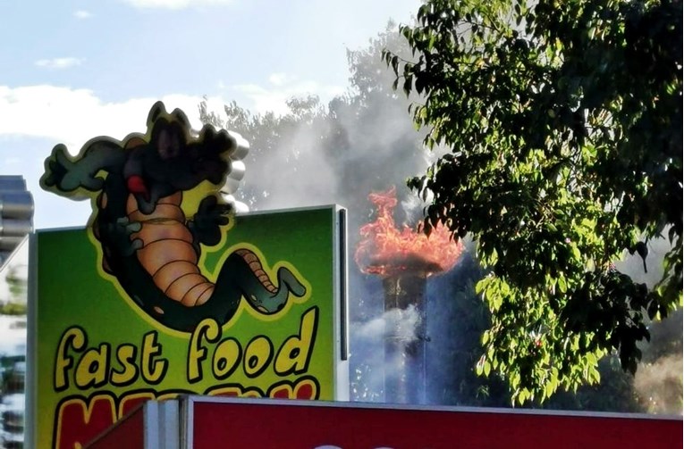 Zapalio se fast food u Splitu