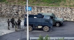 EU osudila napad na kosovsku policiju: "To je gnjusni i kukavički terorizam"