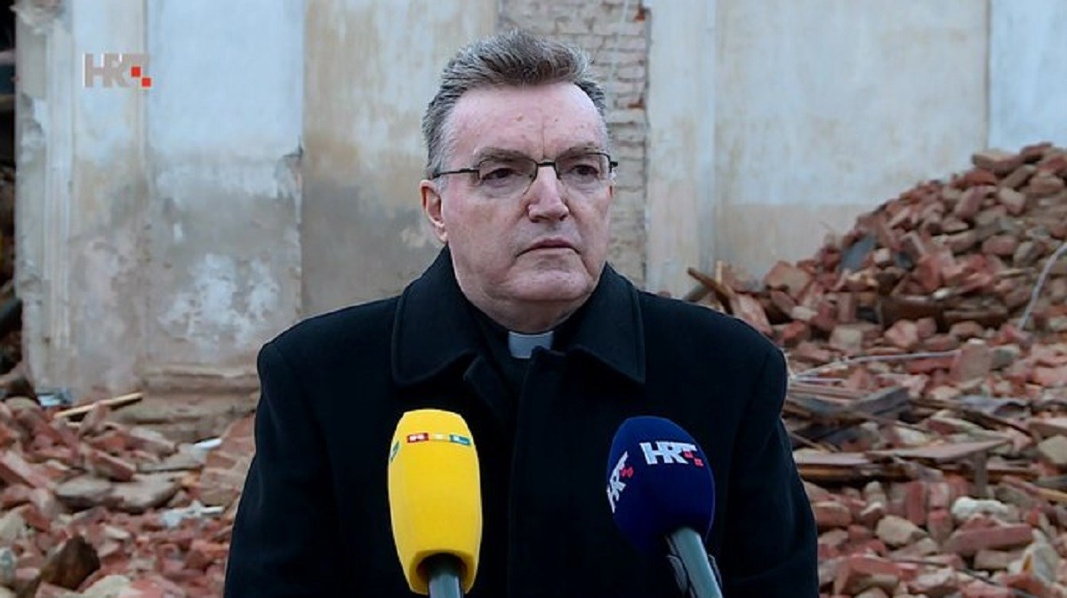 Bozanić u Sisku: Država treba učiniti više. Mi smo bogu preporučili stradale