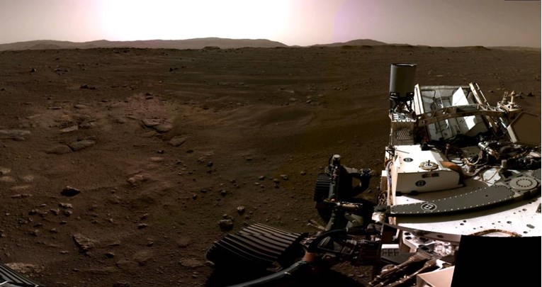 NASA-in rover poslao prve snimke panorame i zvukova s Marsa