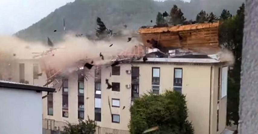 VIDEO Ovo je trenutak kad je vjetar odnio krov zgrade u Sloveniji