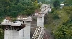 VIDEO Najmanje 26 mrtvih nakon urušenja željezničkog mosta u Indiji