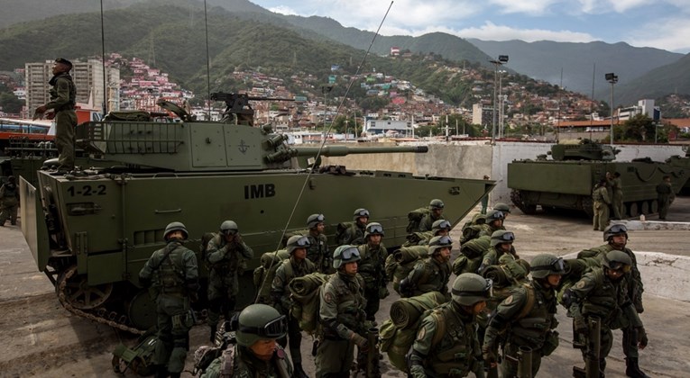 Prijeti li Latinskoj Americi novi rat? Veliki manevri vojnika, održan referendum...