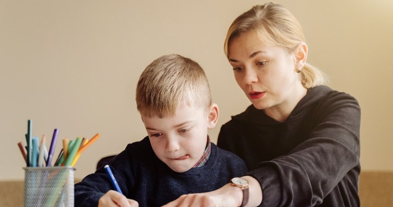 Tajna roditelja čija su djeca završila Harvard je u 4 stvari koje nikad nisu radili