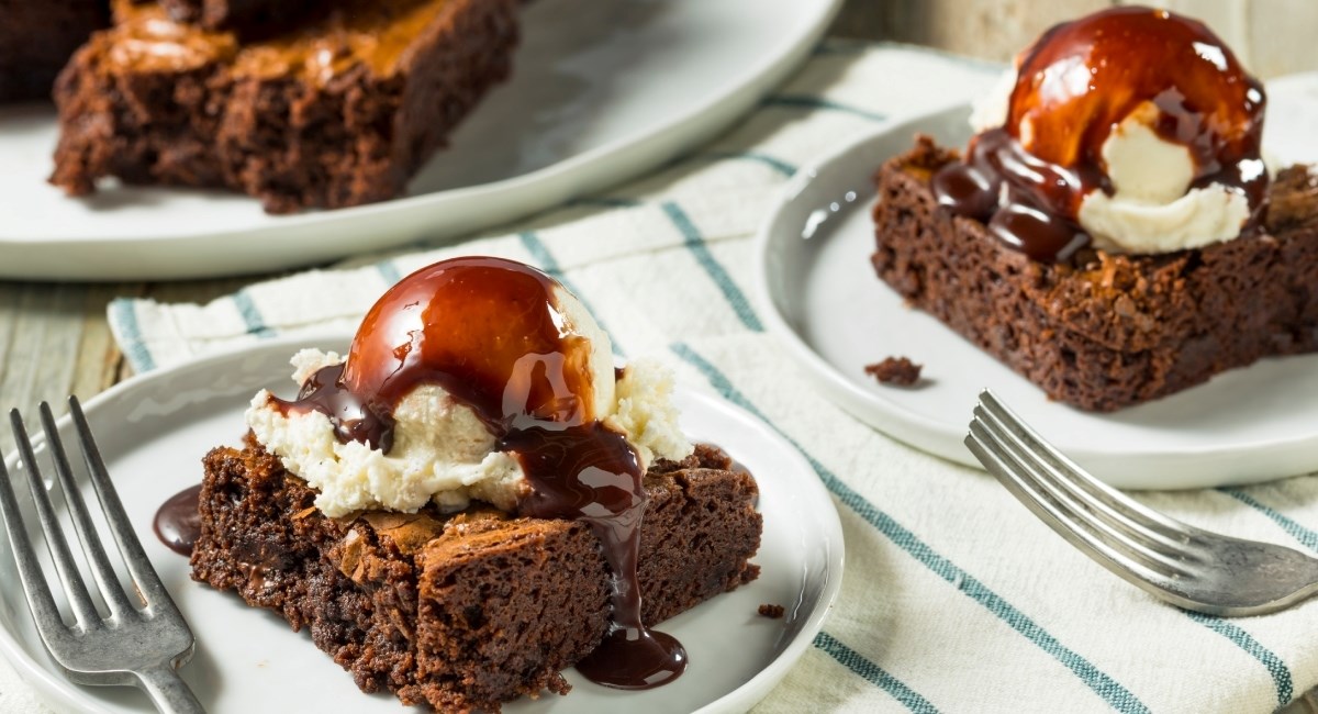 Topao kolač i hladan sladoled najbolja su kombinacija, ovo su nam omiljeni recepti