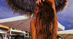 Brineta koja želi zavesti Savršenog ima prepun Instagram golišavih fotki