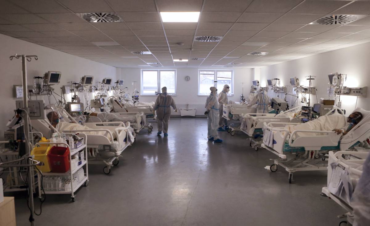 U Srbiji i dalje loša epidemiološka situacija, Krizni stožer podijeljen oko mjera