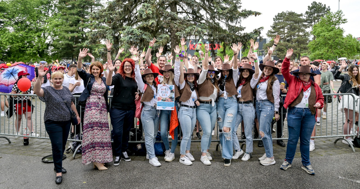 Varaždinski maturanti imaju fora outfite. Kauboji su ponosni vlasnici "najodore"