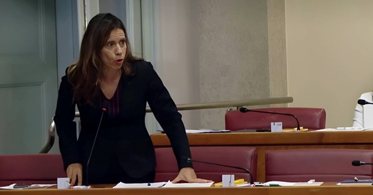 Peović dobila opomenu, rekla da "Hrebak dnevno izlazi iz jednog mjesta Plenkovića"