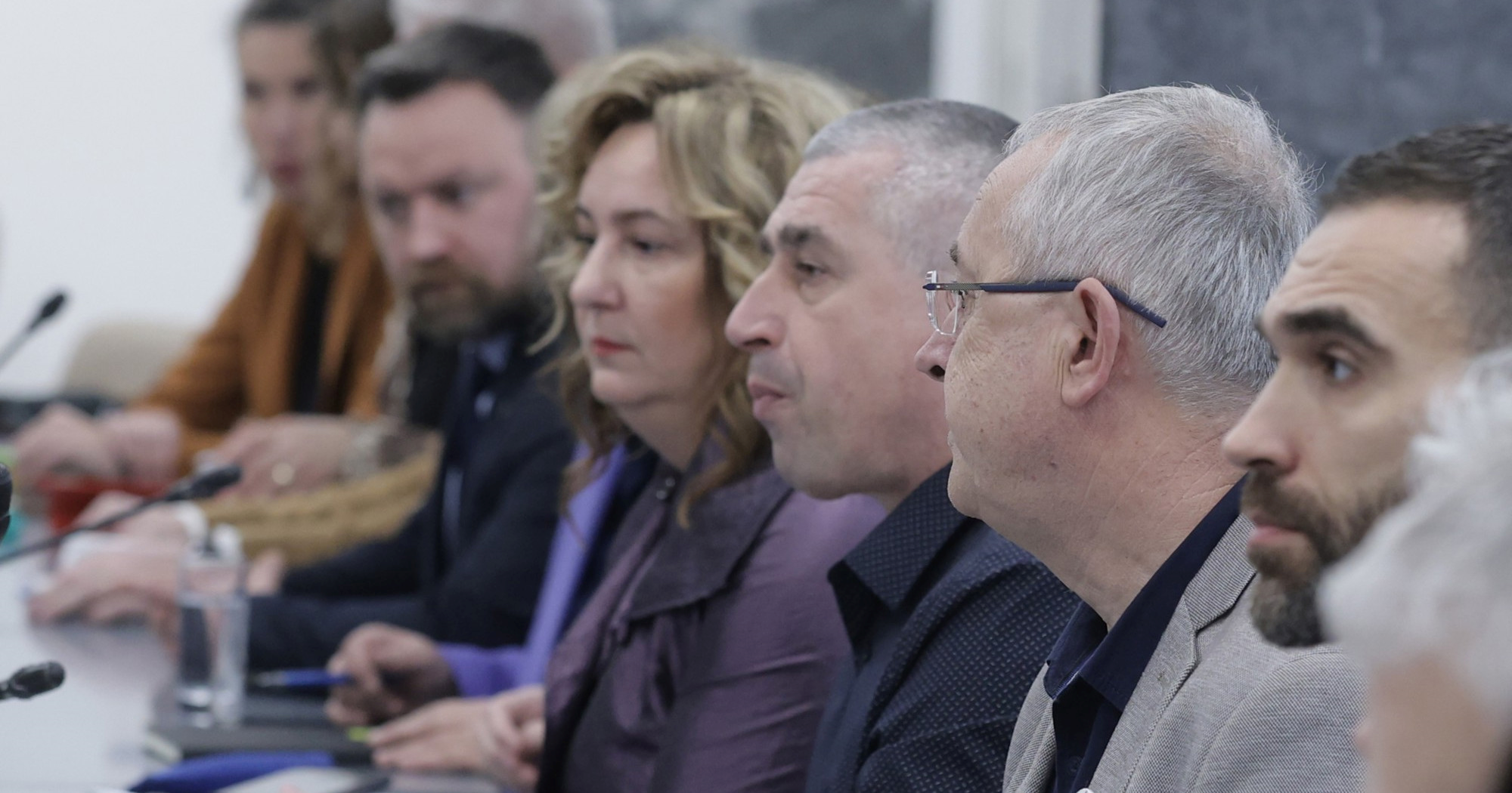 10 sindikata radi anketu o povišicama koje nudi vlada. "Drugima su plaće više rasle"