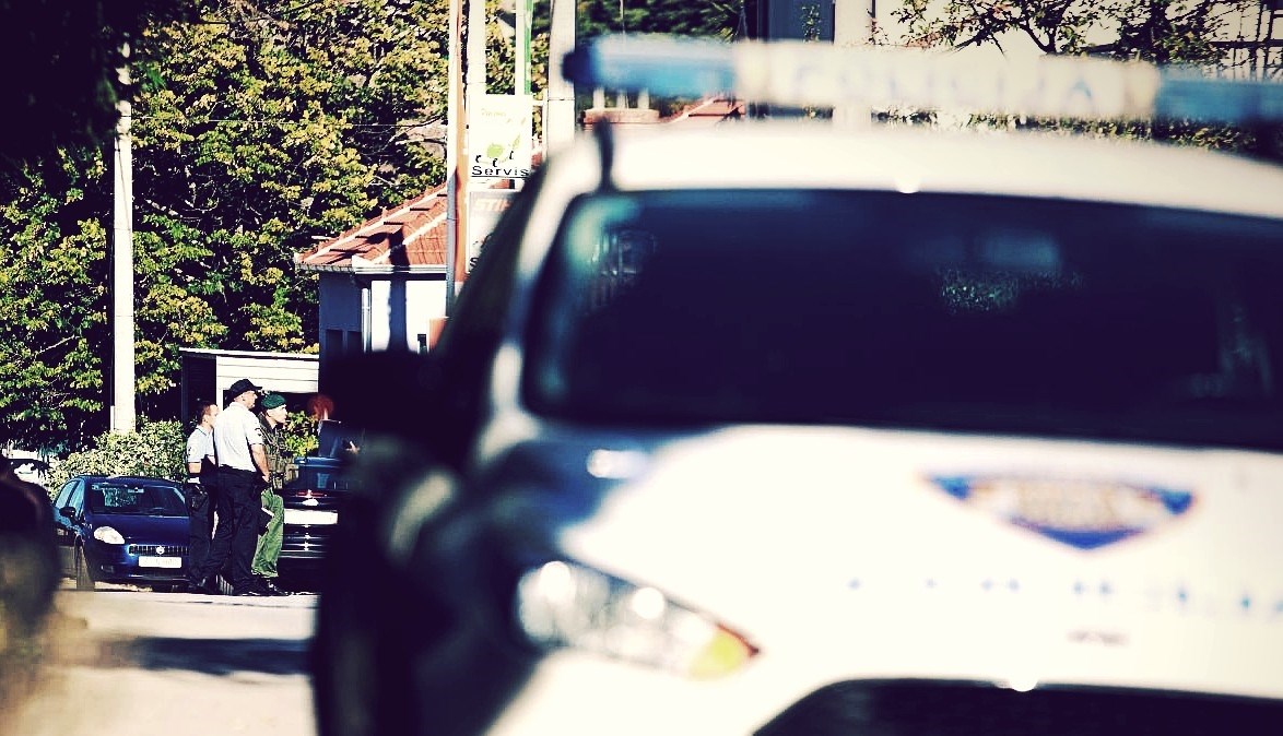 Sinjskom pogrebniku (60) sudi se za silovanje tinejdžerice, detalji su gnjusni