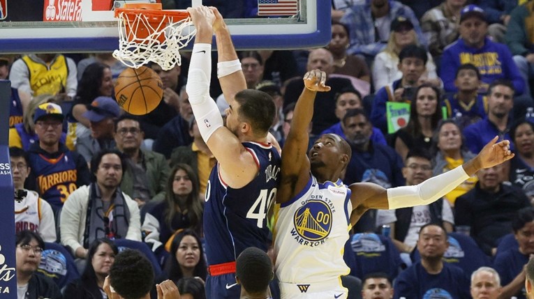 Zubac izludio Golden State zakucavanjima i blokadama. Pogledajte dominaciju pod košem