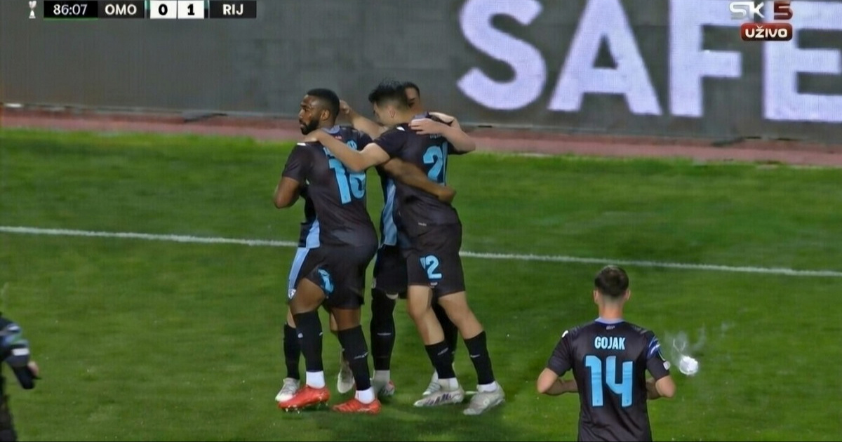 VIDEO Ciprani gađali čašama igrače Rijeke dok su slavili gol