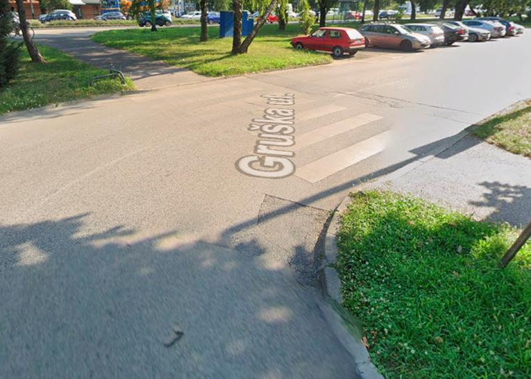 Naletio na pješakinju na zebri u Zagrebu pa pobjegao