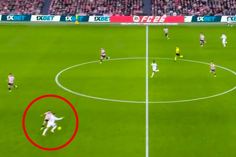 Mbappe je primio loptu kod centra. Pogledajte golčinu koja je uslijedila