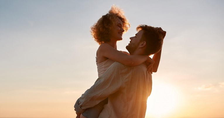 Stvar broj 1 koju muškarci žele u vezi više od svega, prema velikom istraživanju