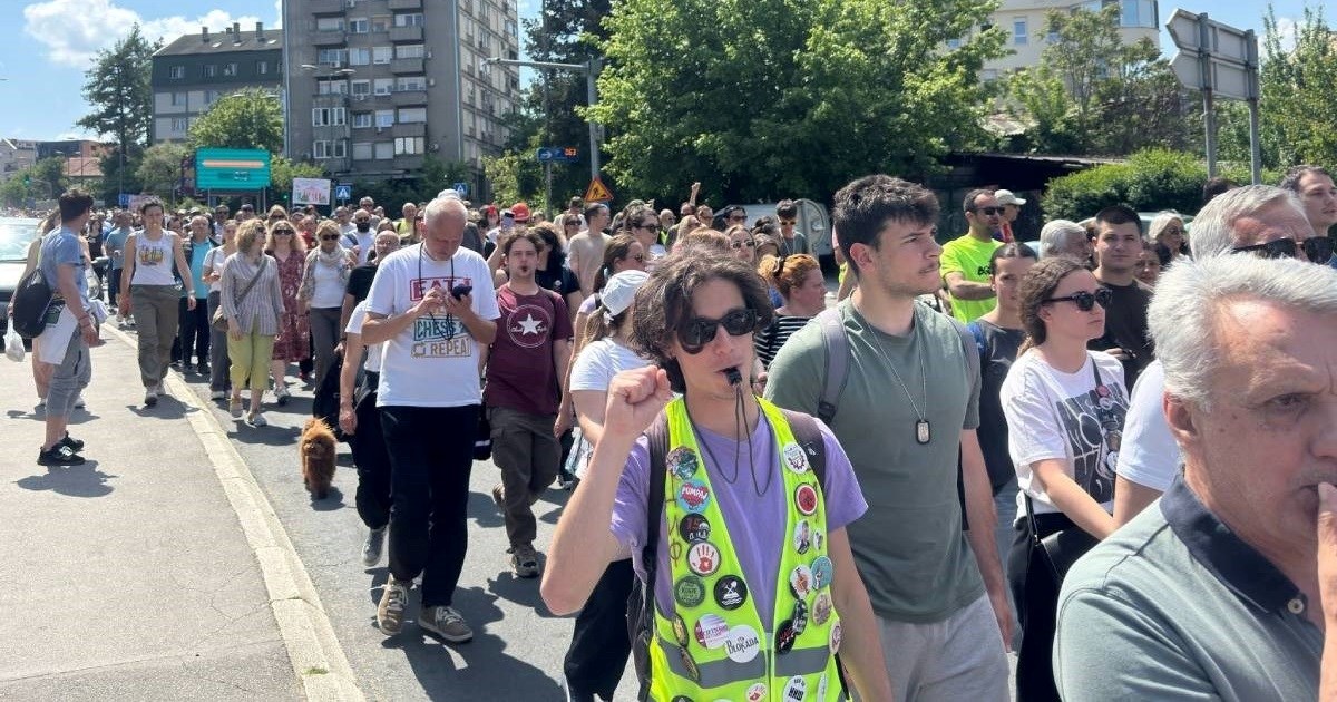 VIDEO Šest mjeseci od tragedije: Veliki prosvjedi u Beogradu i Novom Sadu