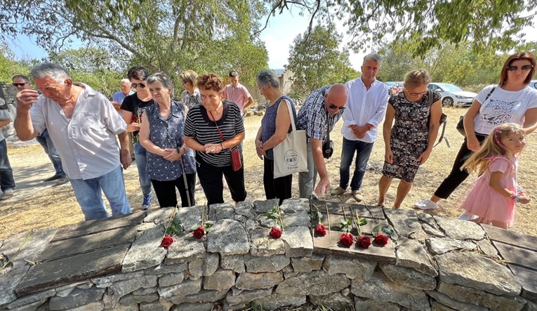 Održana komemoracija srpskim civilima ubijenim u Gošiću: "Nikome nisu bili prijetnja"