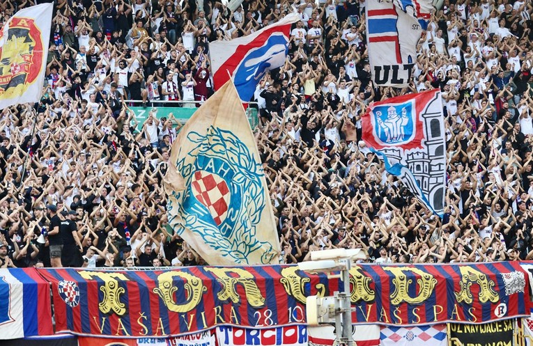 Torcida najavila spektakl za Ajax. Citirala je Bareta