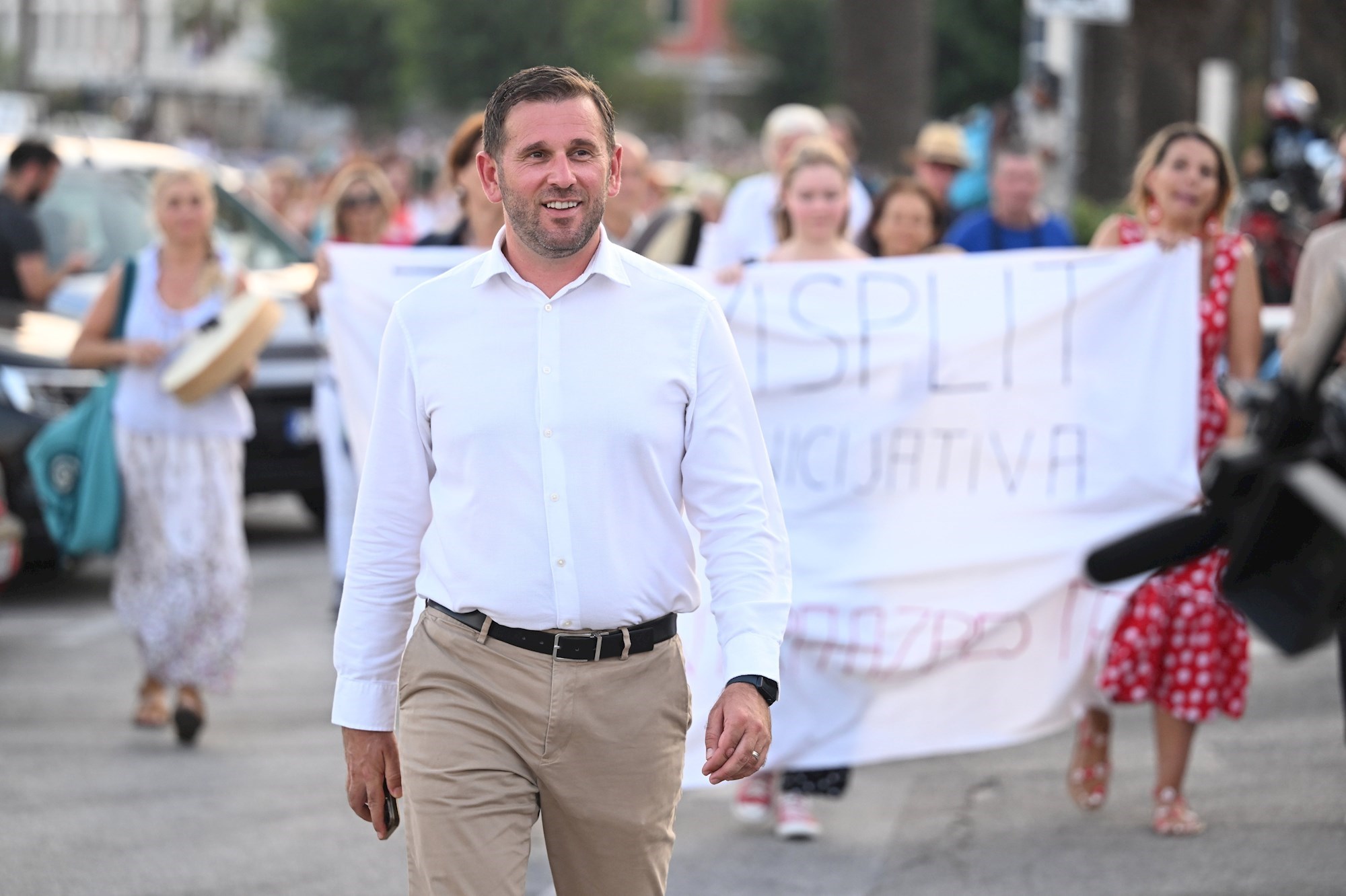 FOTO I VIDEO Prosvjed u Splitu protiv broda s azbestom, u povorci je Šuta